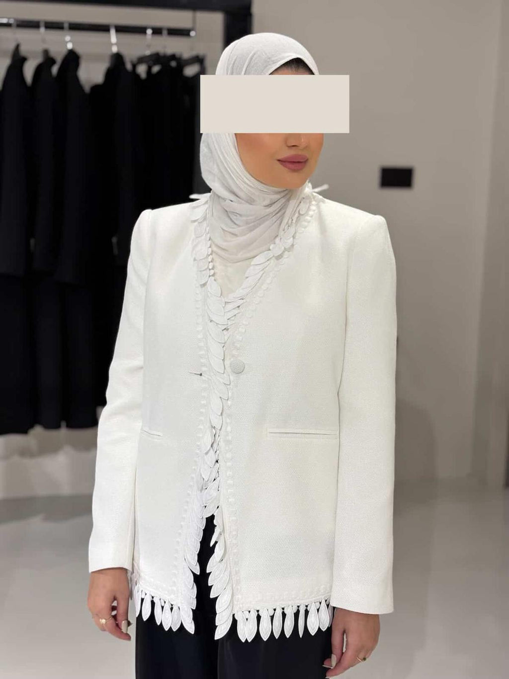 BLAZER WITH FEATHER STYLE