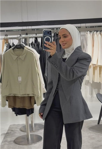 SUIT with bottons with belt