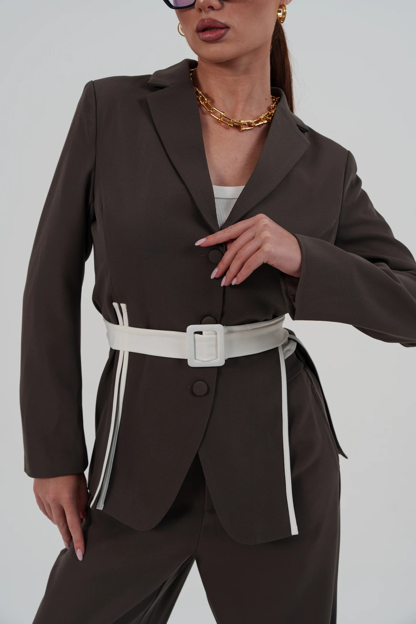 suit set with white belt