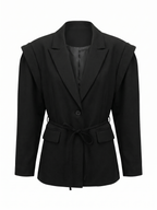 Blazer wit belt.