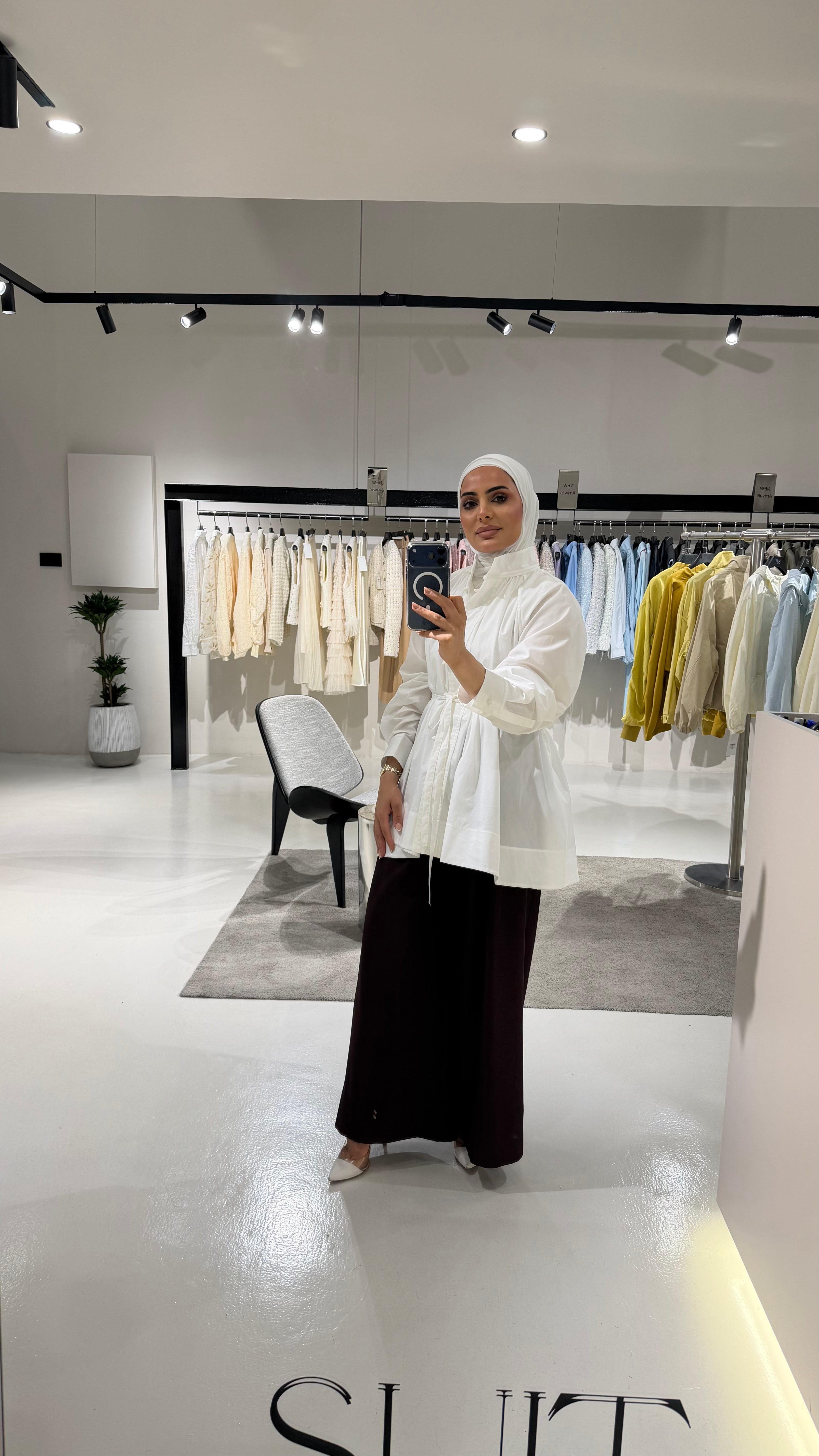 WHITE SHIRT - STYLE 1