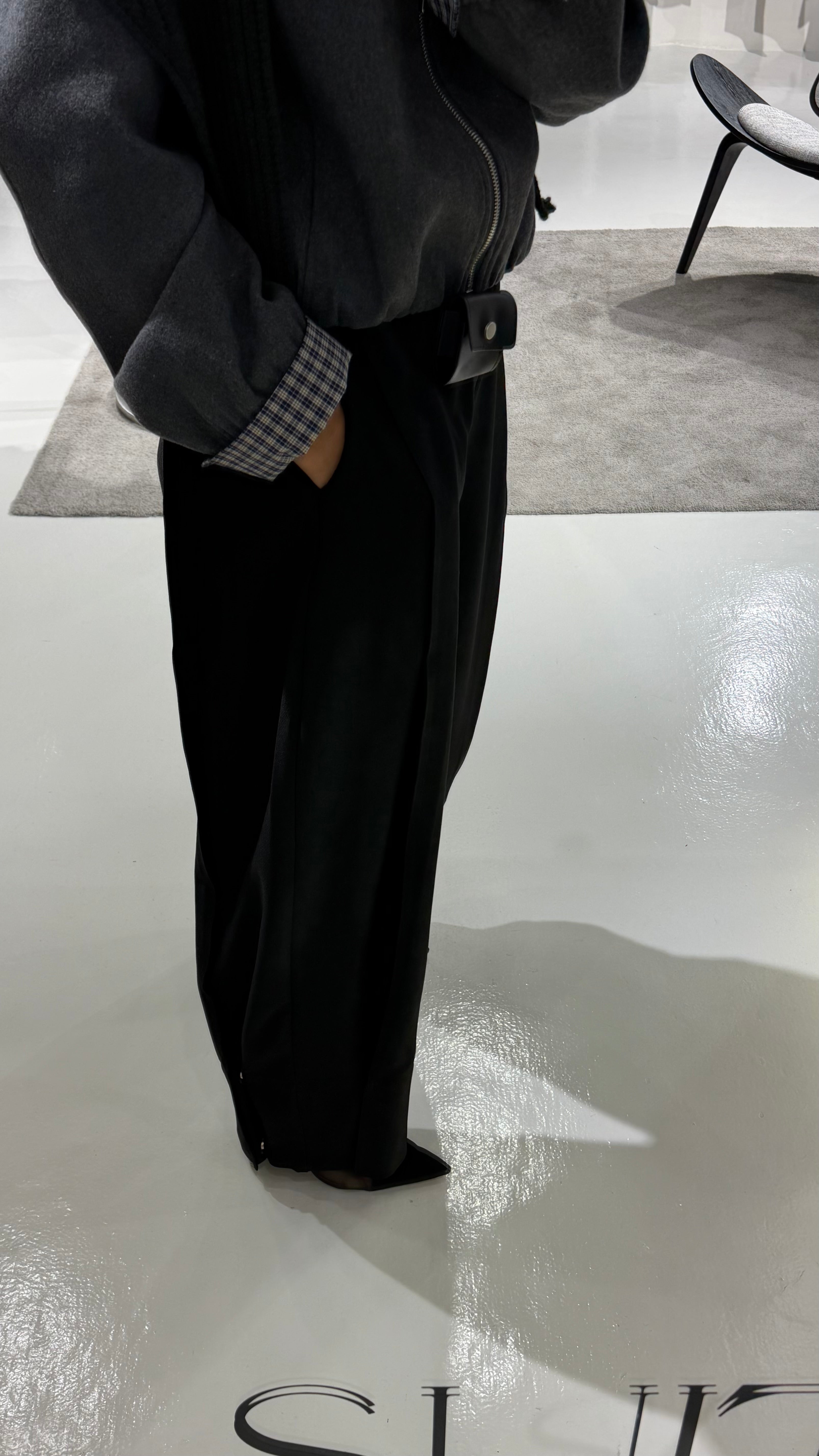 BUTTON STYLE TROUSER