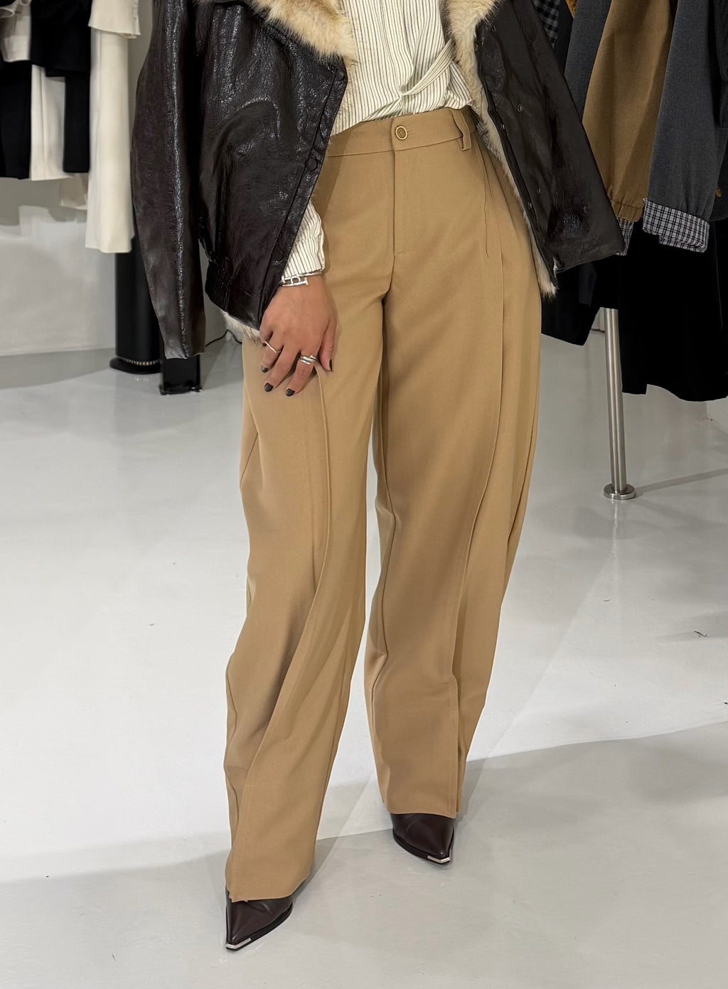 BUTTON STYLE TROUSER