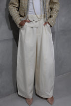 WHITE PANTS WITH BELT 618